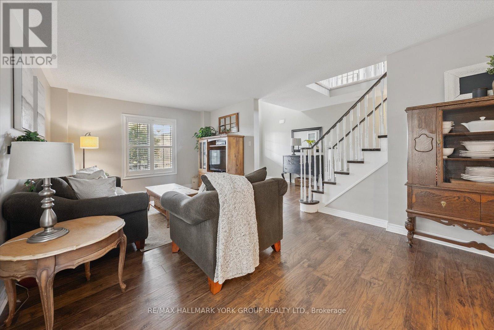 340 King Street E, East Gwillimbury, Ontario  L0G 1M0 - Photo 7 - N12374680