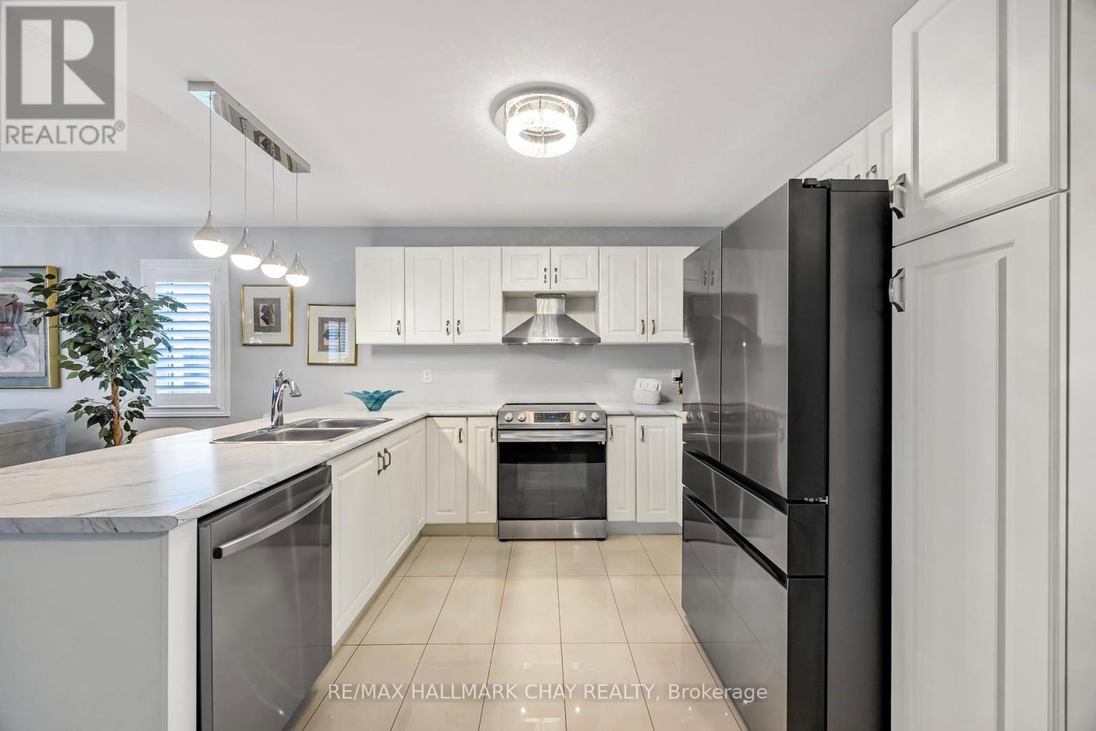 17 Sophie Lane S, Ramara, Ontario  L3V 8J9 - Photo 6 - S12374654