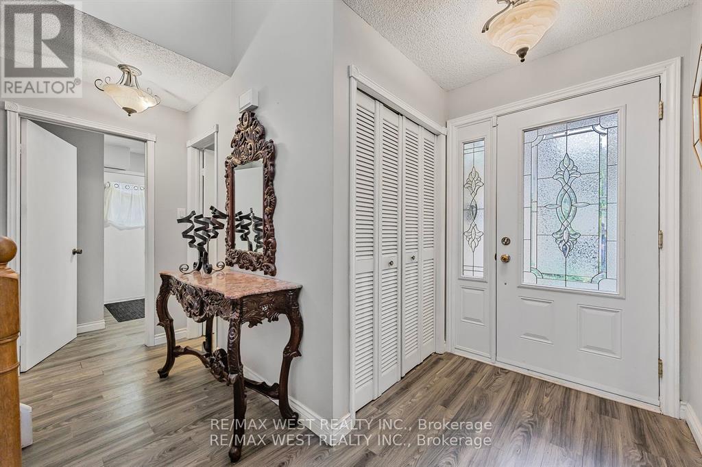230 Browning Trail, Barrie, Ontario  L4N 5J7 - Photo 6 - S12374766