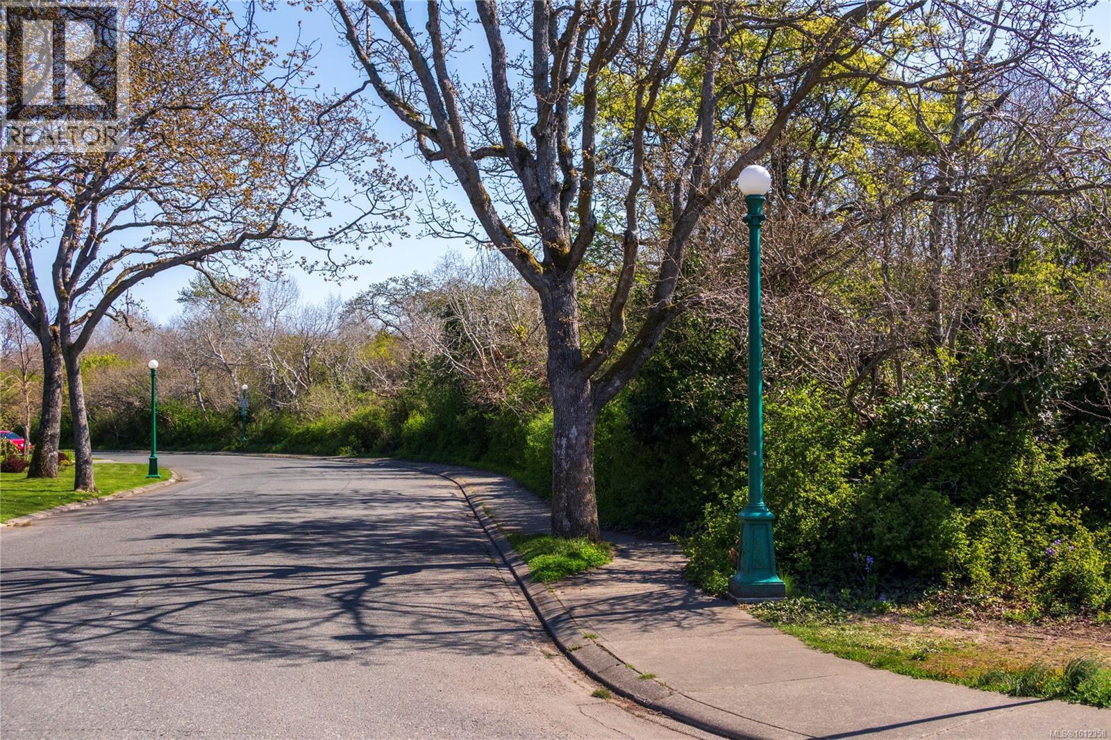 Property at 2650 Dorset Rd image 2