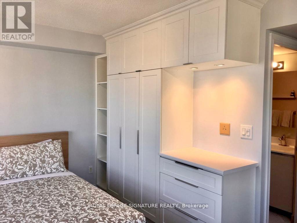 3306 - 310 Burnhamthorpe Road W, Mississauga, Ontario  L5B 4P9 - Photo 10 - W12374724