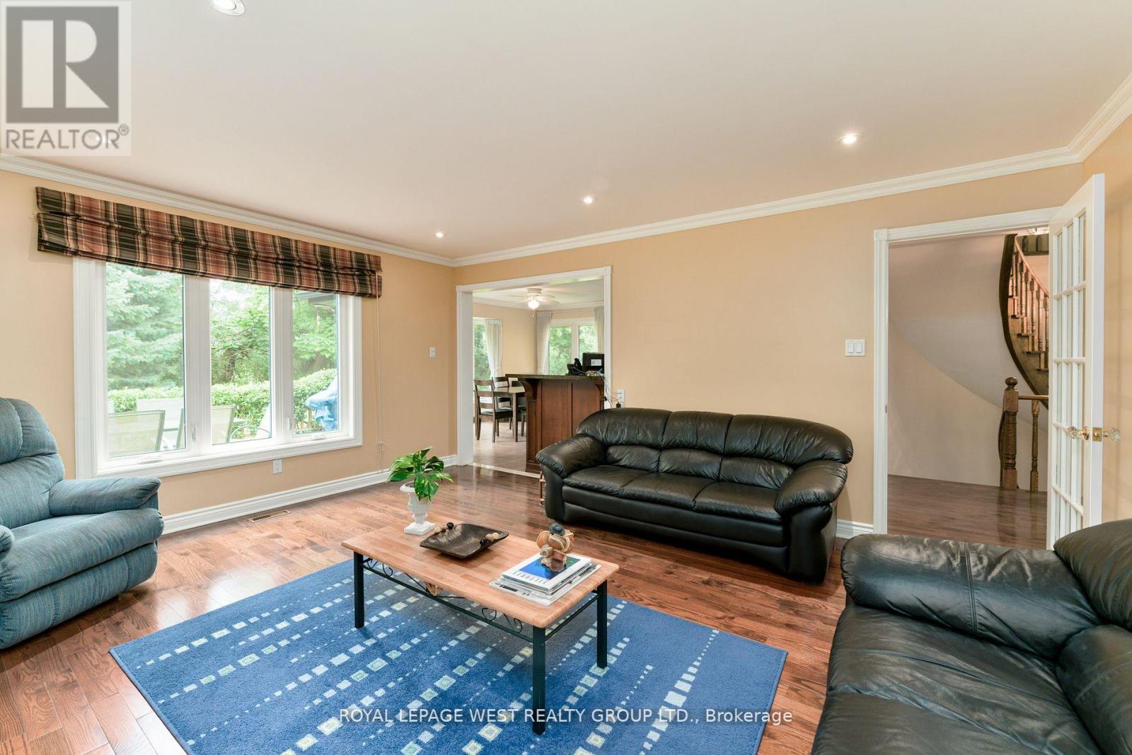 1745 Bridewell Court, Mississauga, Ontario  L5L 3R7 - Photo 11 - W12374732