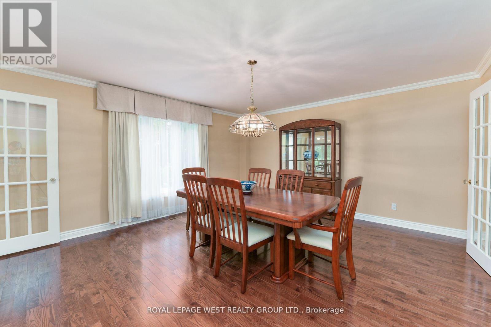 1745 Bridewell Court, Mississauga, Ontario  L5L 3R7 - Photo 12 - W12374732