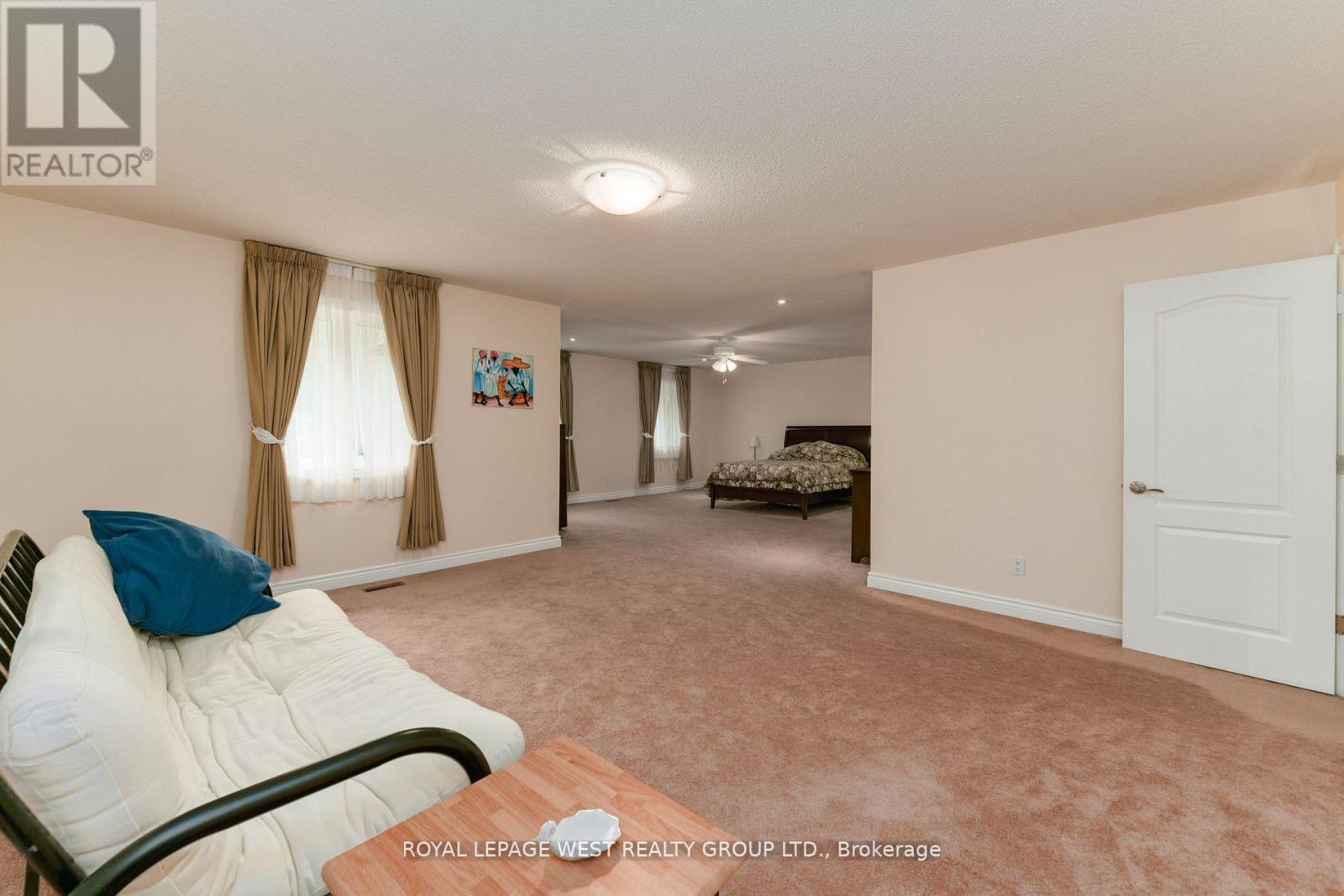 1745 Bridewell Court, Mississauga, Ontario  L5L 3R7 - Photo 19 - W12374732