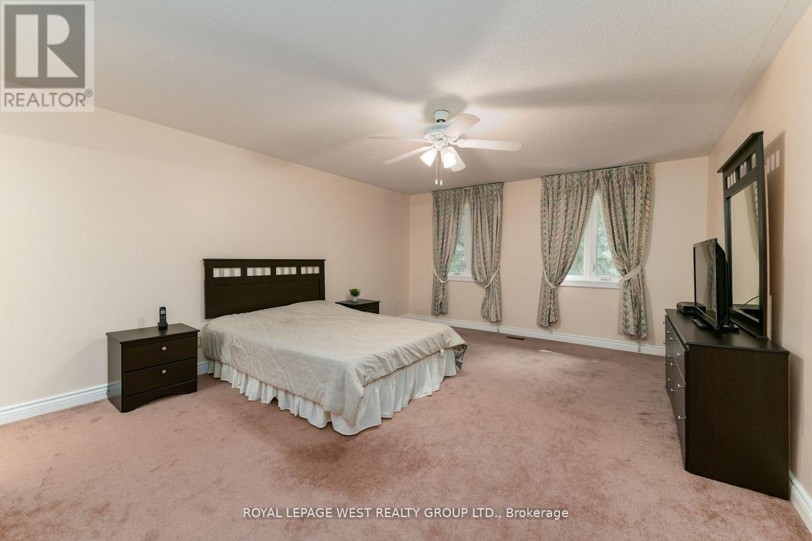 1745 Bridewell Court, Mississauga, Ontario  L5L 3R7 - Photo 20 - W12374732