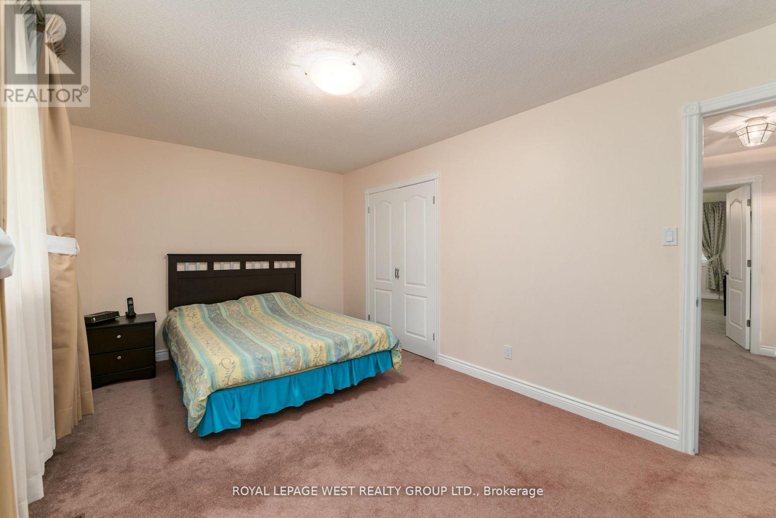 1745 Bridewell Court, Mississauga, Ontario  L5L 3R7 - Photo 25 - W12374732