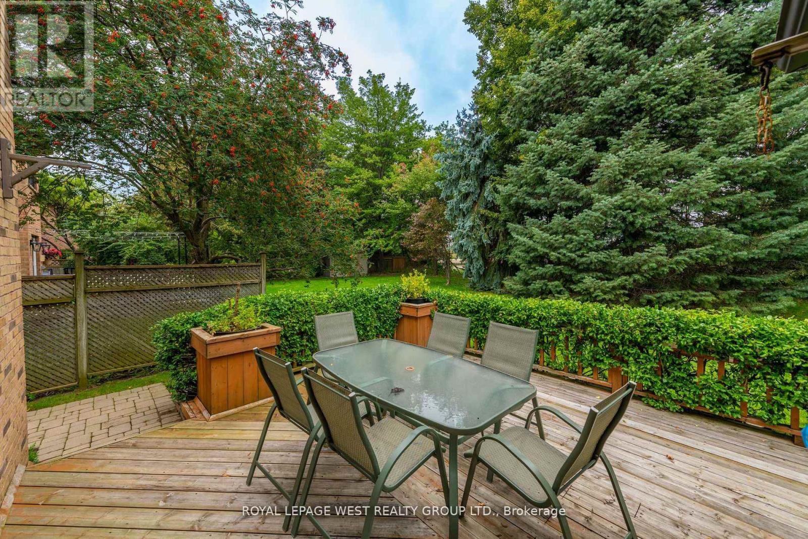 1745 Bridewell Court, Mississauga, Ontario  L5L 3R7 - Photo 31 - W12374732