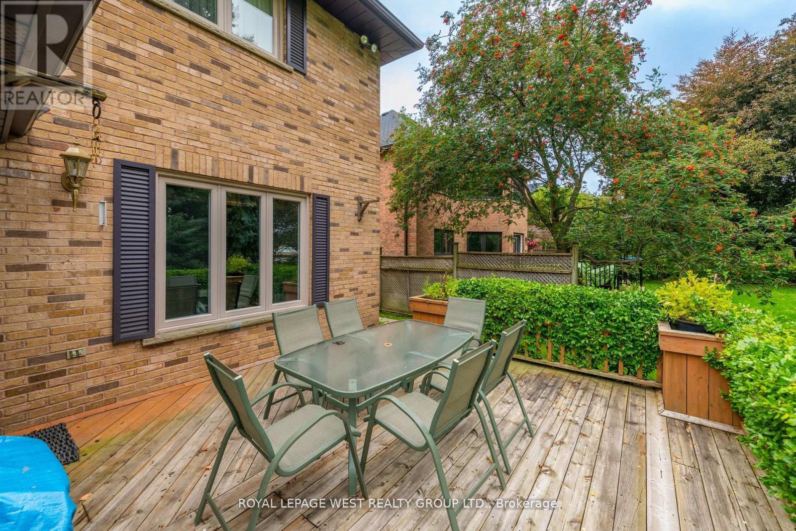 1745 Bridewell Court, Mississauga, Ontario  L5L 3R7 - Photo 32 - W12374732