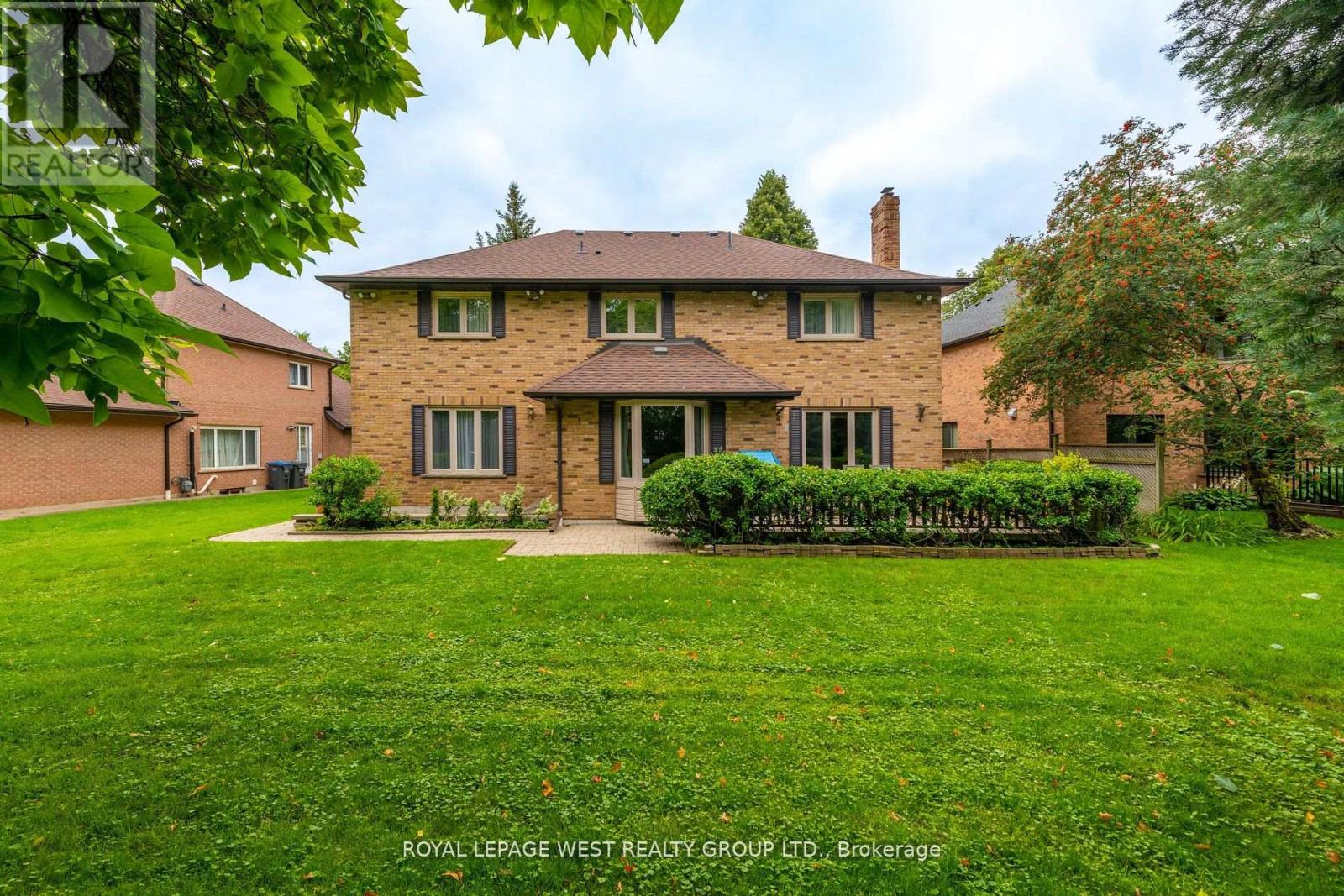 1745 Bridewell Court, Mississauga, Ontario  L5L 3R7 - Photo 35 - W12374732