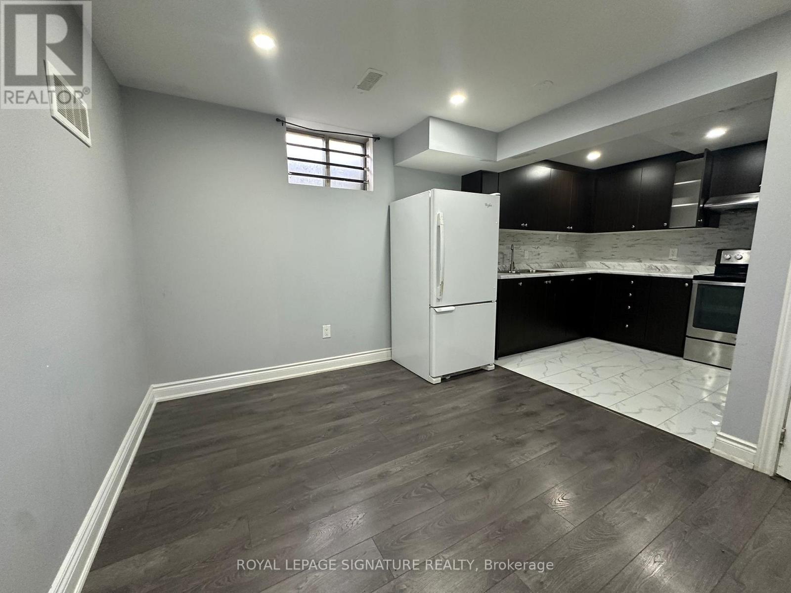 115 - 16 Litchfield Court, Toronto, Ontario  M9V 2A8 - Photo 16 - W12374761