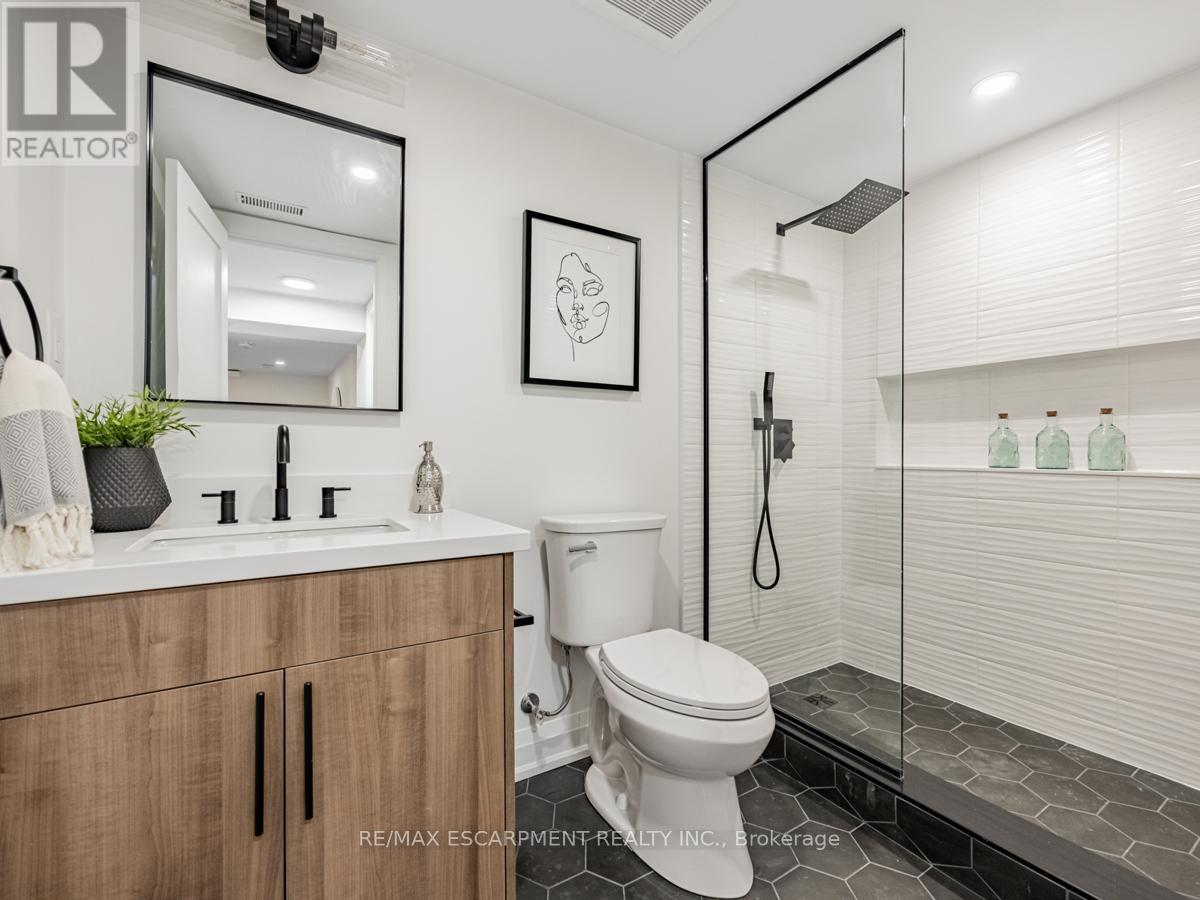 2212 Urwin Crescent, Oakville, Ontario  L6L 2T2 - Photo 35 - W12374820