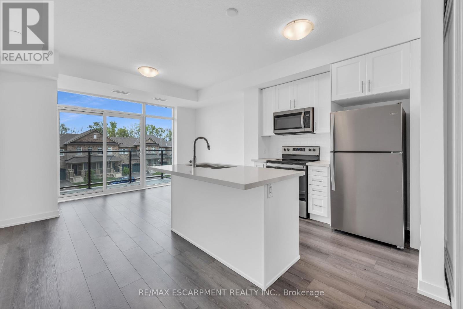 220 - 470 Dundas Street E, Hamilton, Ontario  L0R 2H4 - Photo 1 - X12374653