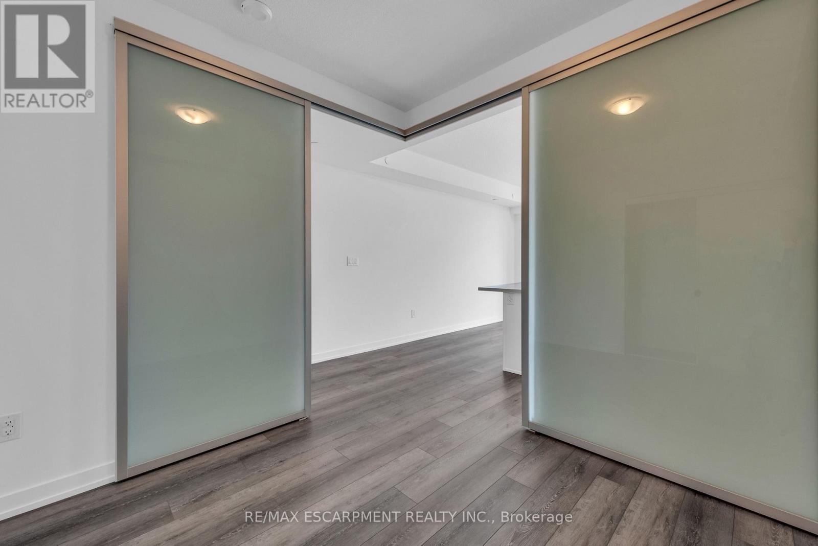 220 - 470 Dundas Street E, Hamilton, Ontario  L0R 2H4 - Photo 10 - X12374653