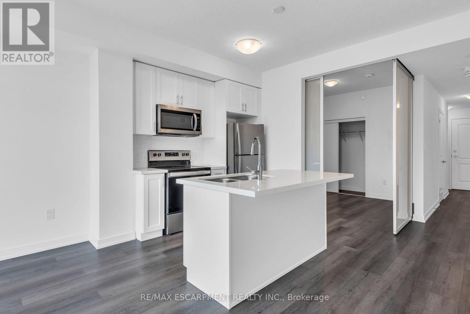 220 - 470 Dundas Street E, Hamilton, Ontario  L0R 2H4 - Photo 3 - X12374653