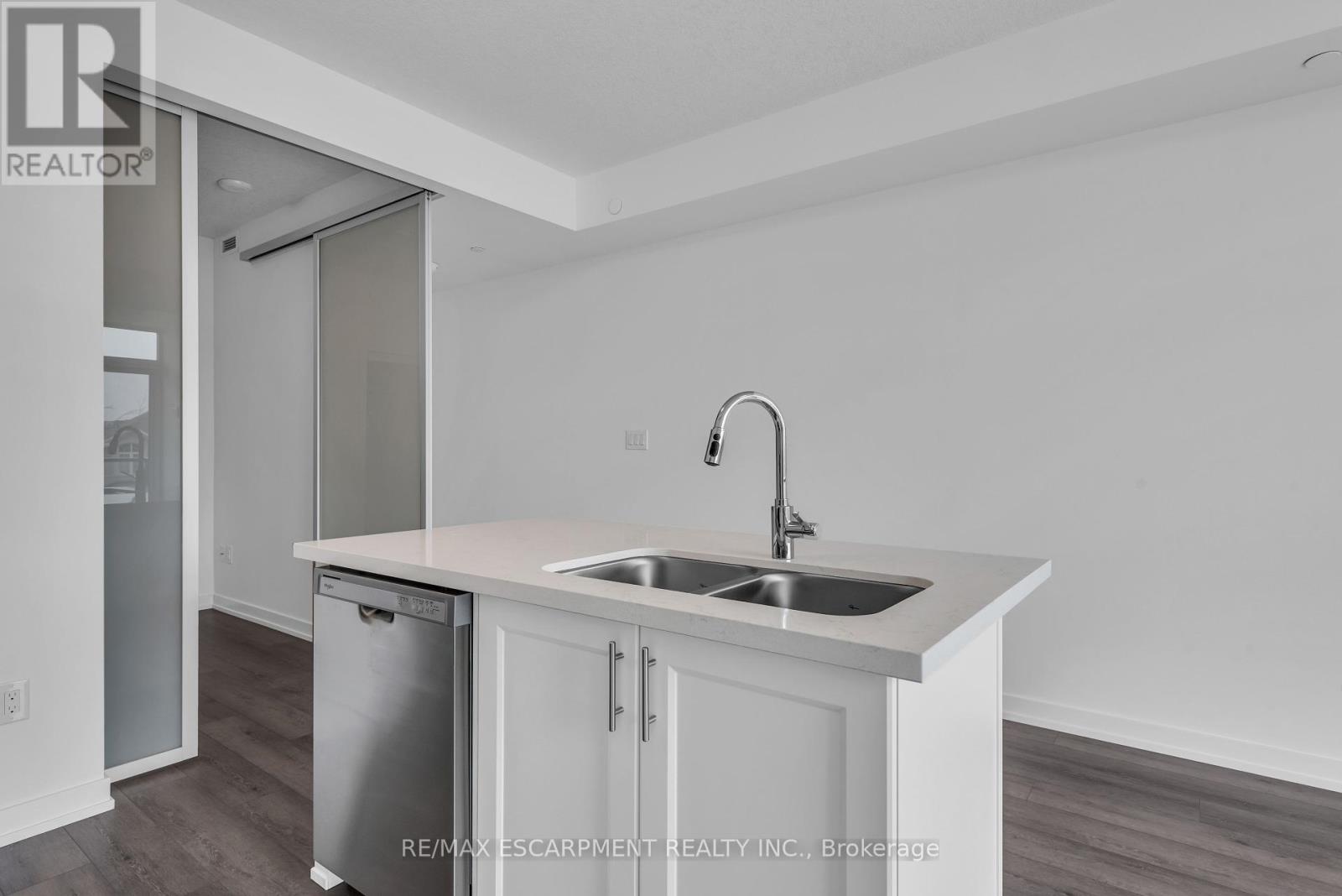 220 - 470 Dundas Street E, Hamilton, Ontario  L0R 2H4 - Photo 4 - X12374653