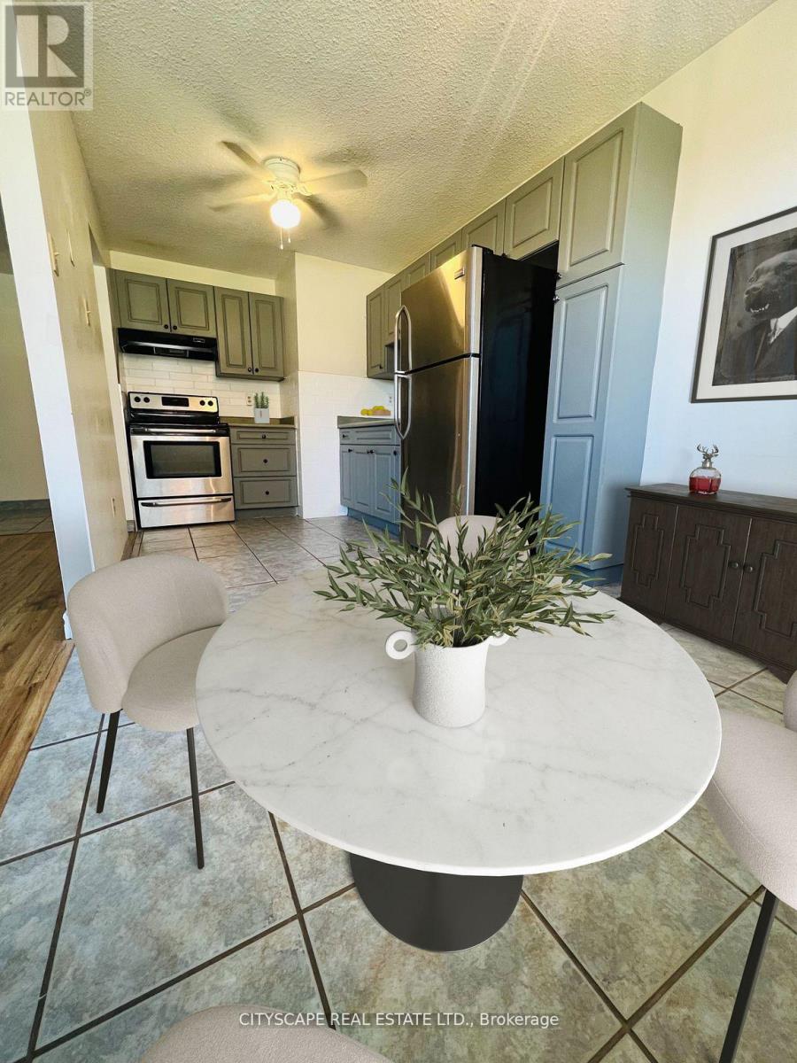 104 - 242 Oakdale Avenue, St. Catharines, Ontario  L2P 3K5 - Photo 3 - X12374701