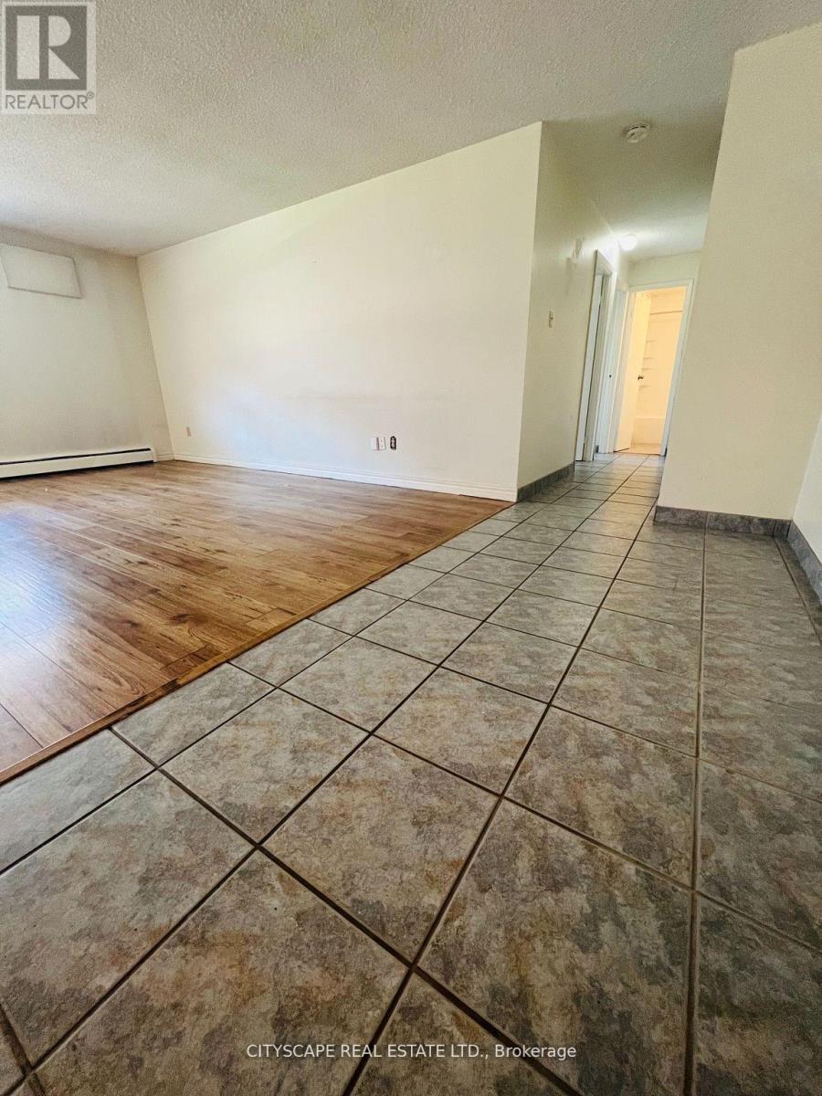 104 - 242 Oakdale Avenue, St. Catharines, Ontario  L2P 3K5 - Photo 8 - X12374701