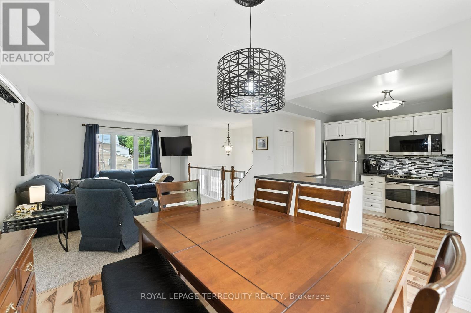 211 William Street, Stirling-Rawdon, Ontario  K0K 3E0 - Photo 12 - X12374735