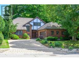 33 WALNUT DRIVE, Guelph, Ontario