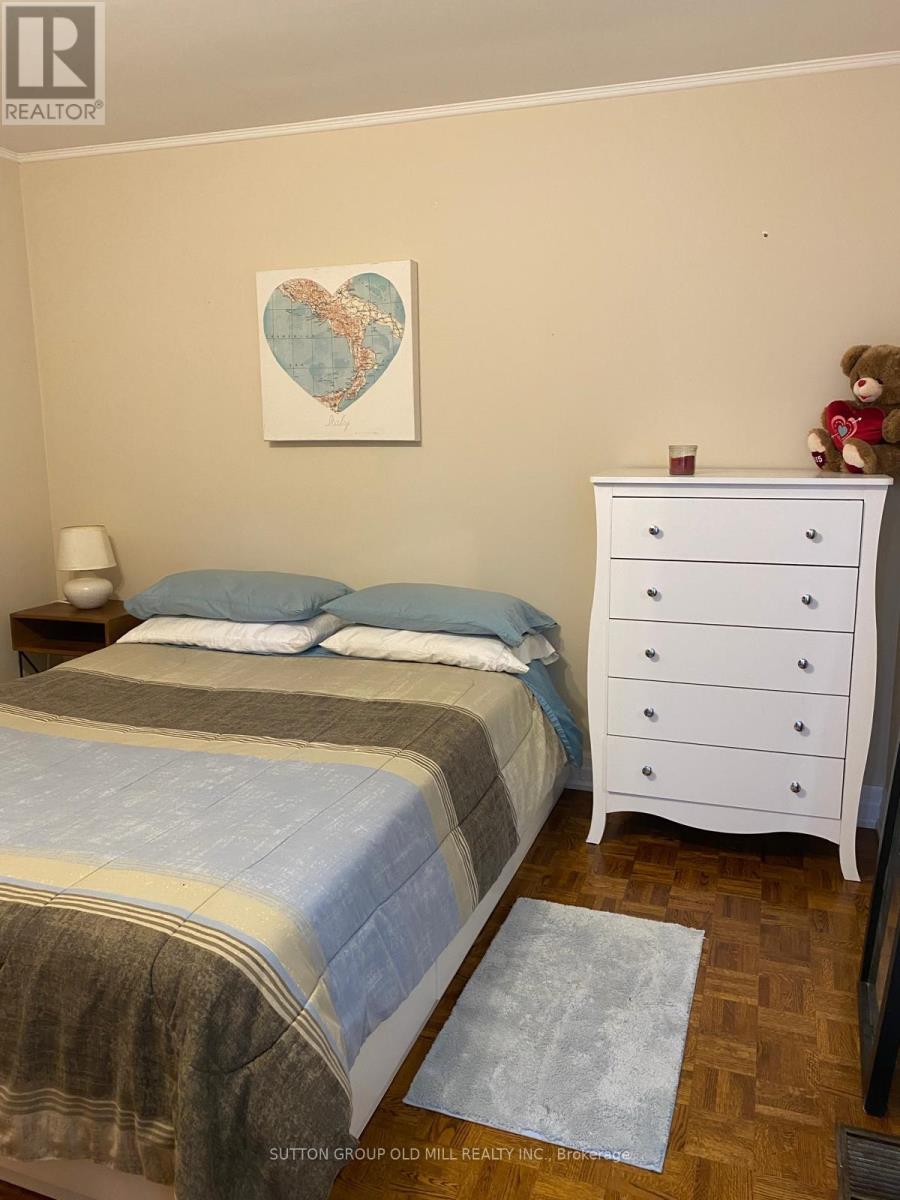 Split Unit - 14 Evergreen Drive, Guelph, Ontario  N1G 2M6 - Photo 10 - X12374840