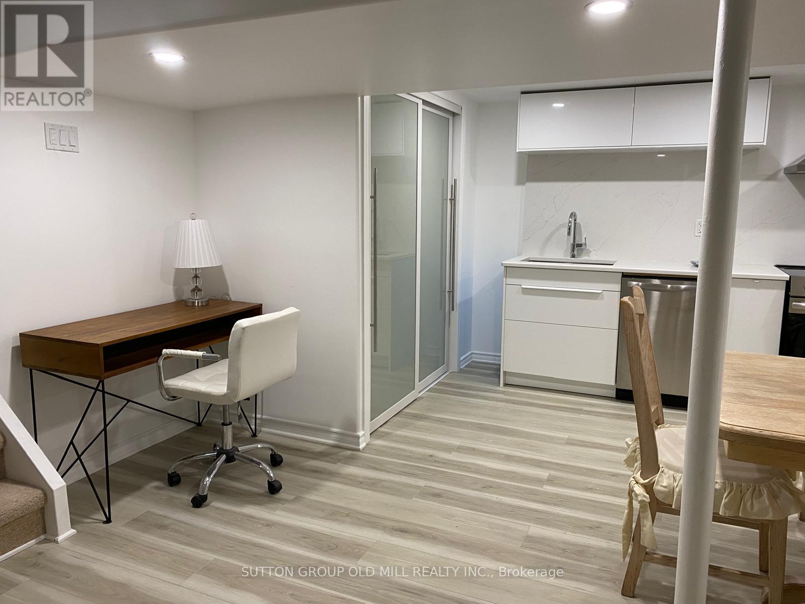 Split Unit - 14 Evergreen Drive, Guelph, Ontario  N1G 2M6 - Photo 6 - X12374840