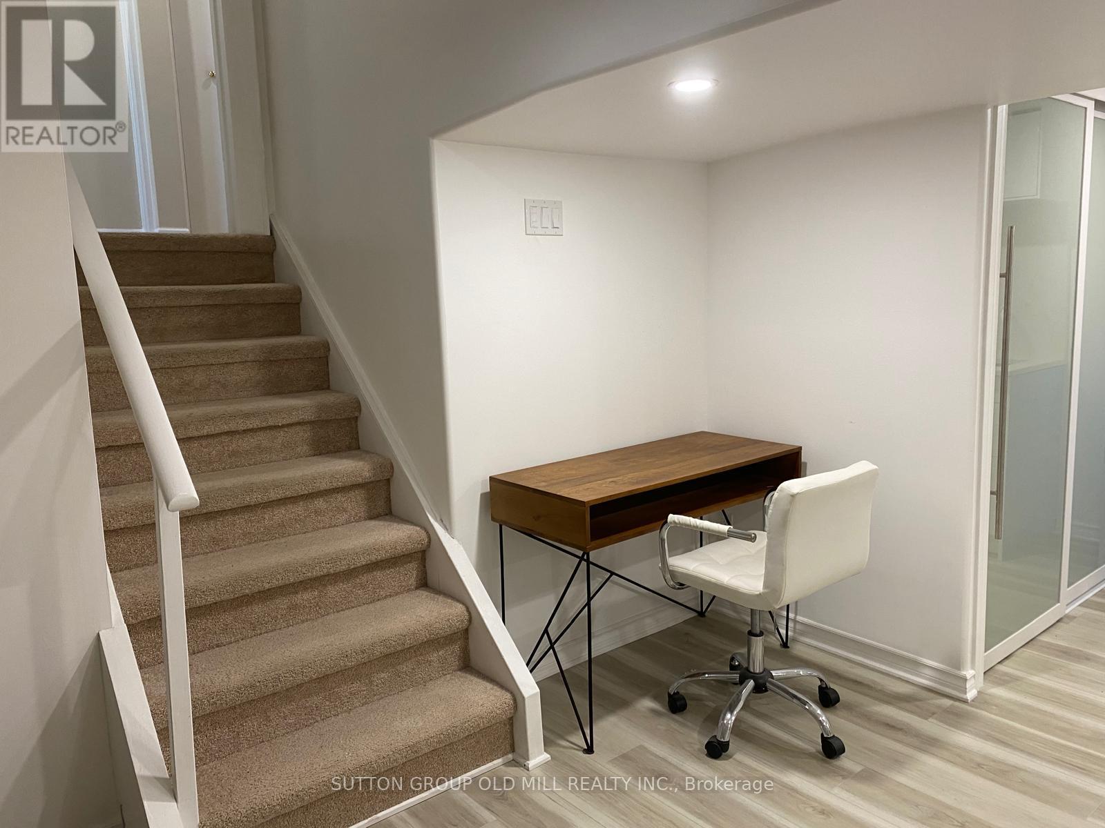Split Unit - 14 Evergreen Drive, Guelph, Ontario  N1G 2M6 - Photo 7 - X12374840