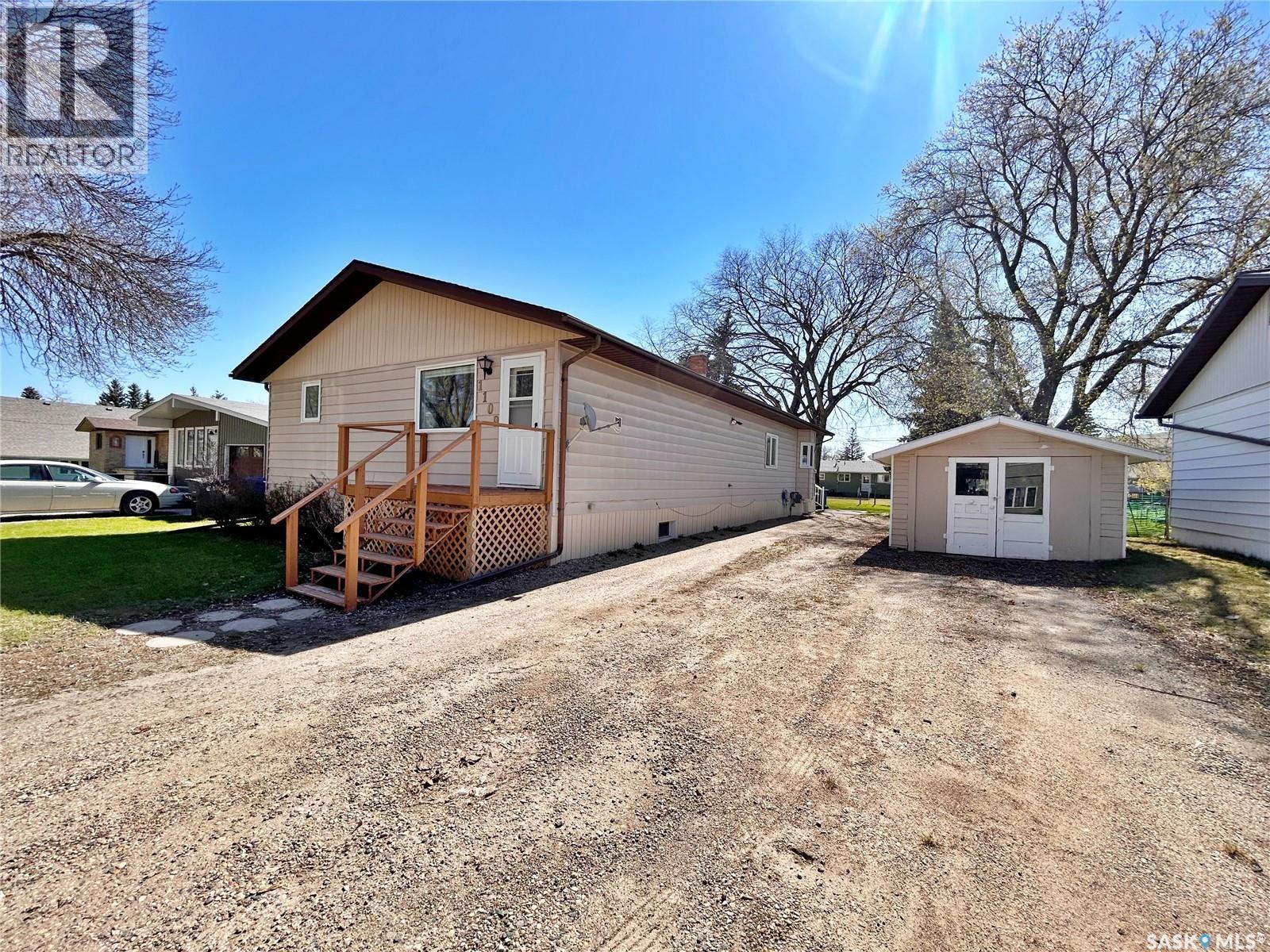 1109 Main Street, Moosomin, Saskatchewan  S0G 3N0 - Photo 2 - SK017188