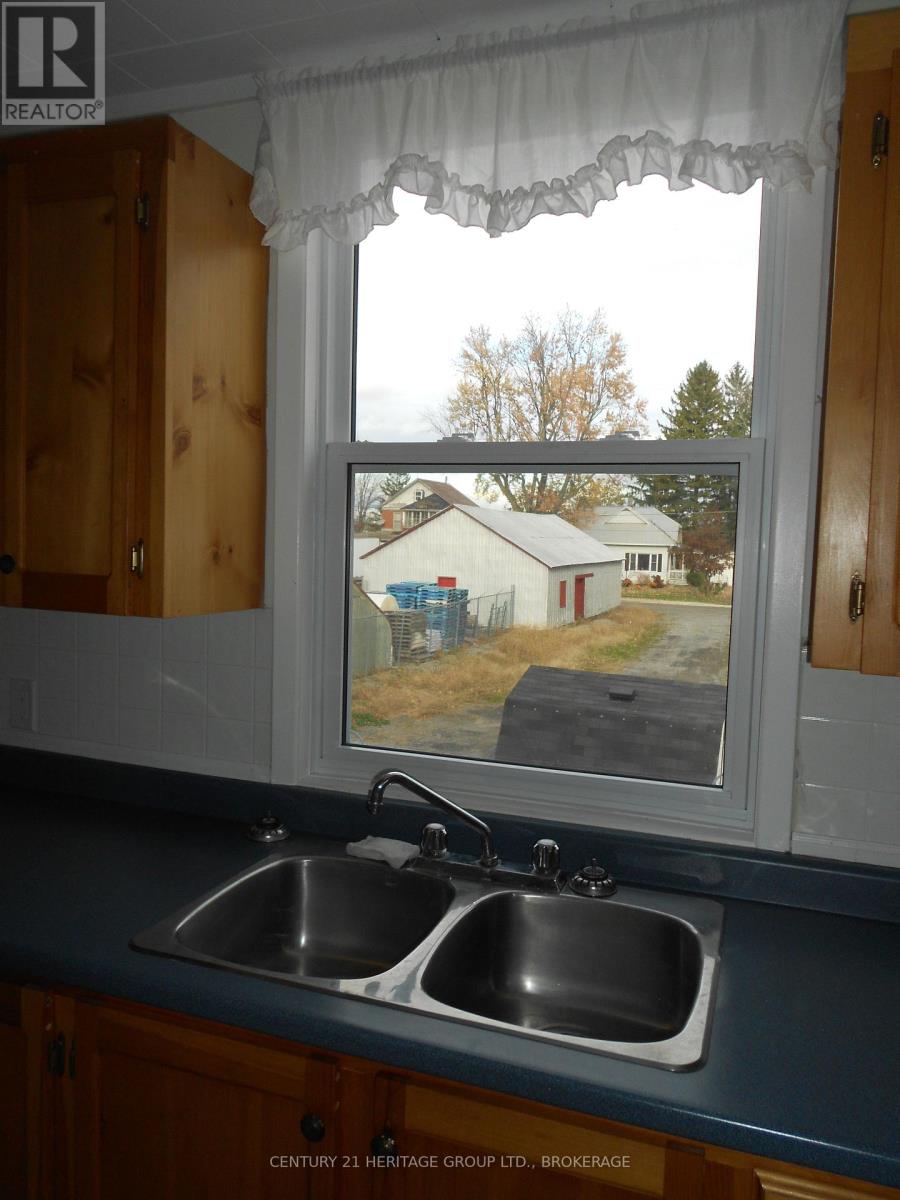 29 King Street, North Dundas, Ontario  K0C 1H0 - Photo 12 - X12374988