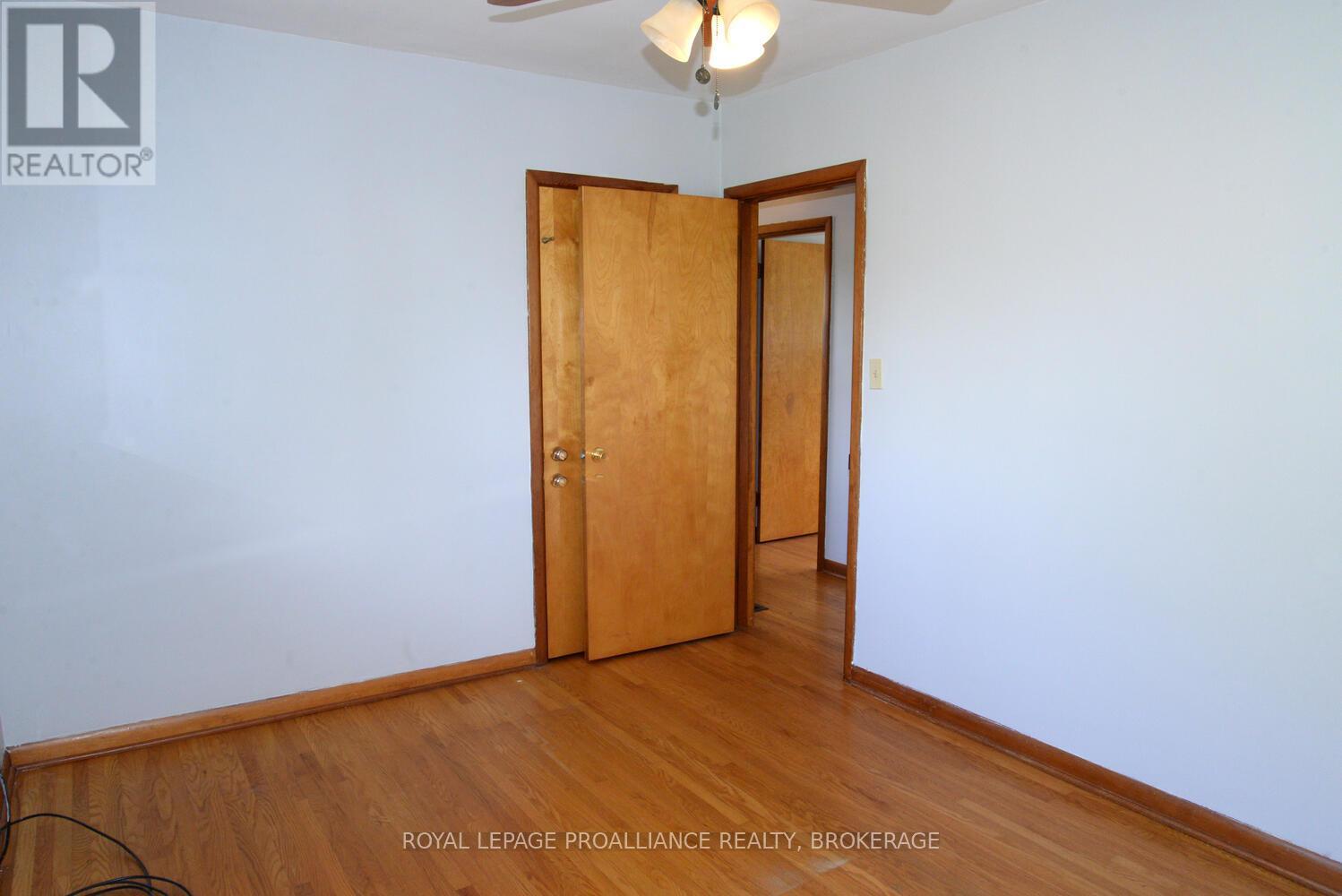 322 Meadowcrest Road, Kingston, Ontario  K7M 3S3 - Photo 18 - X12375072