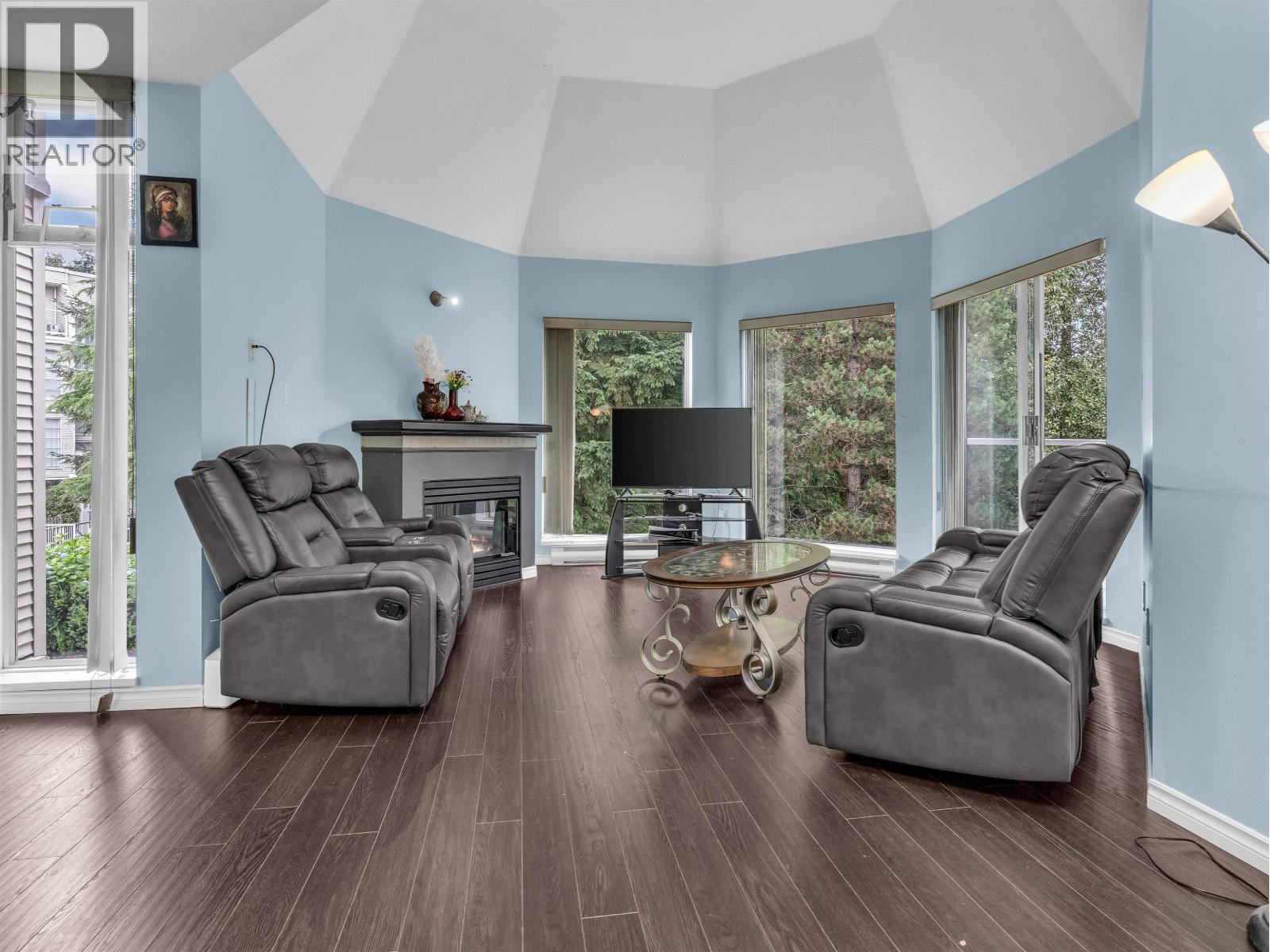307 1219 Johnson Street, Coquitlam, British Columbia  V3B 7L5 - Photo 2 - R3038656