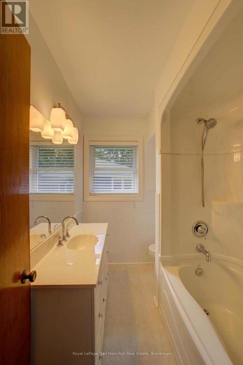 880 Winston Boulevard, North Perth (Listowel), Ontario  N4W 1P4 - Photo 26 - X12374596