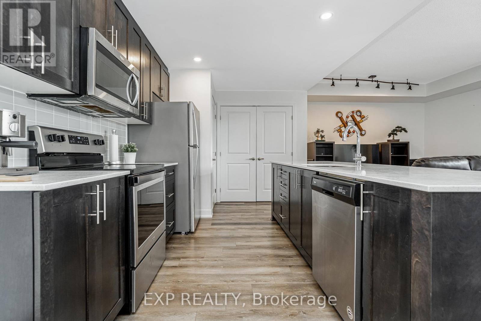 Property at 252 BIG SKY PRIVATE image 4