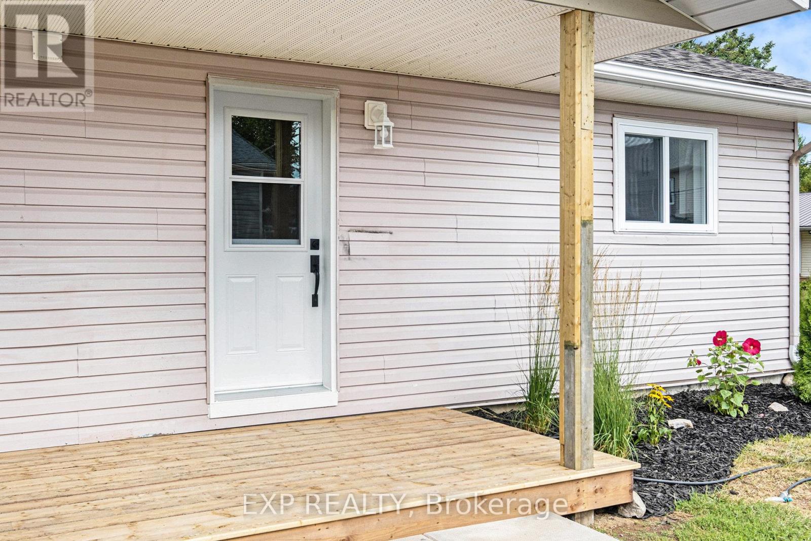 68 Andrew Street, The Nation, Ontario  K0A 2M0 - Photo 3 - X12375106