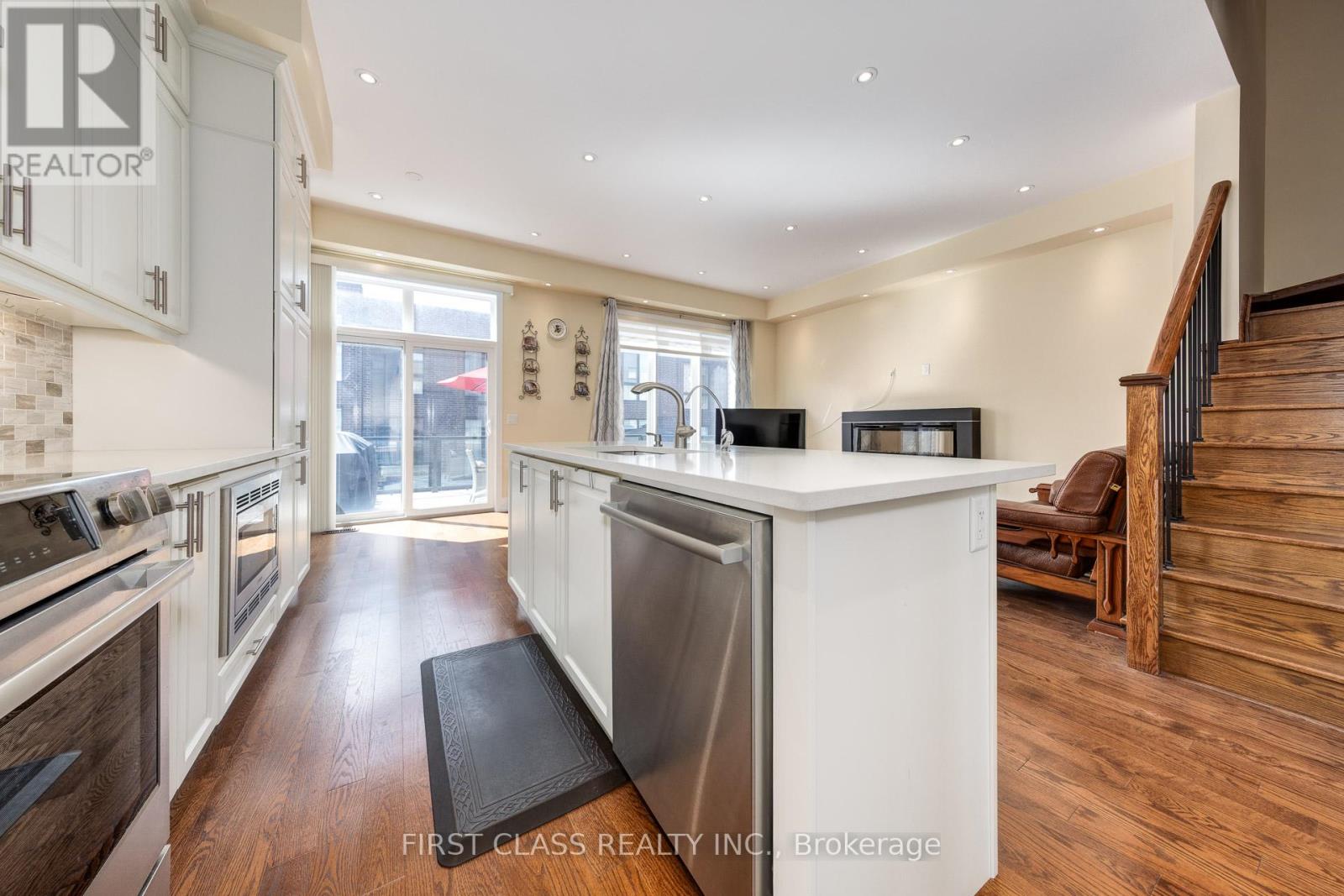 4 Allerton Road, Vaughan, Ontario  L4J 0K1 - Photo 18 - N12374534