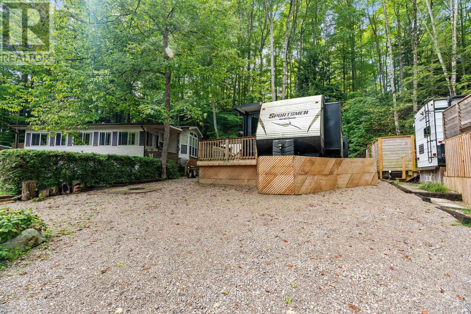 277 Shady Lane, Bluewater, Ontario  N0M 1G0 - Photo 21 - X12374952