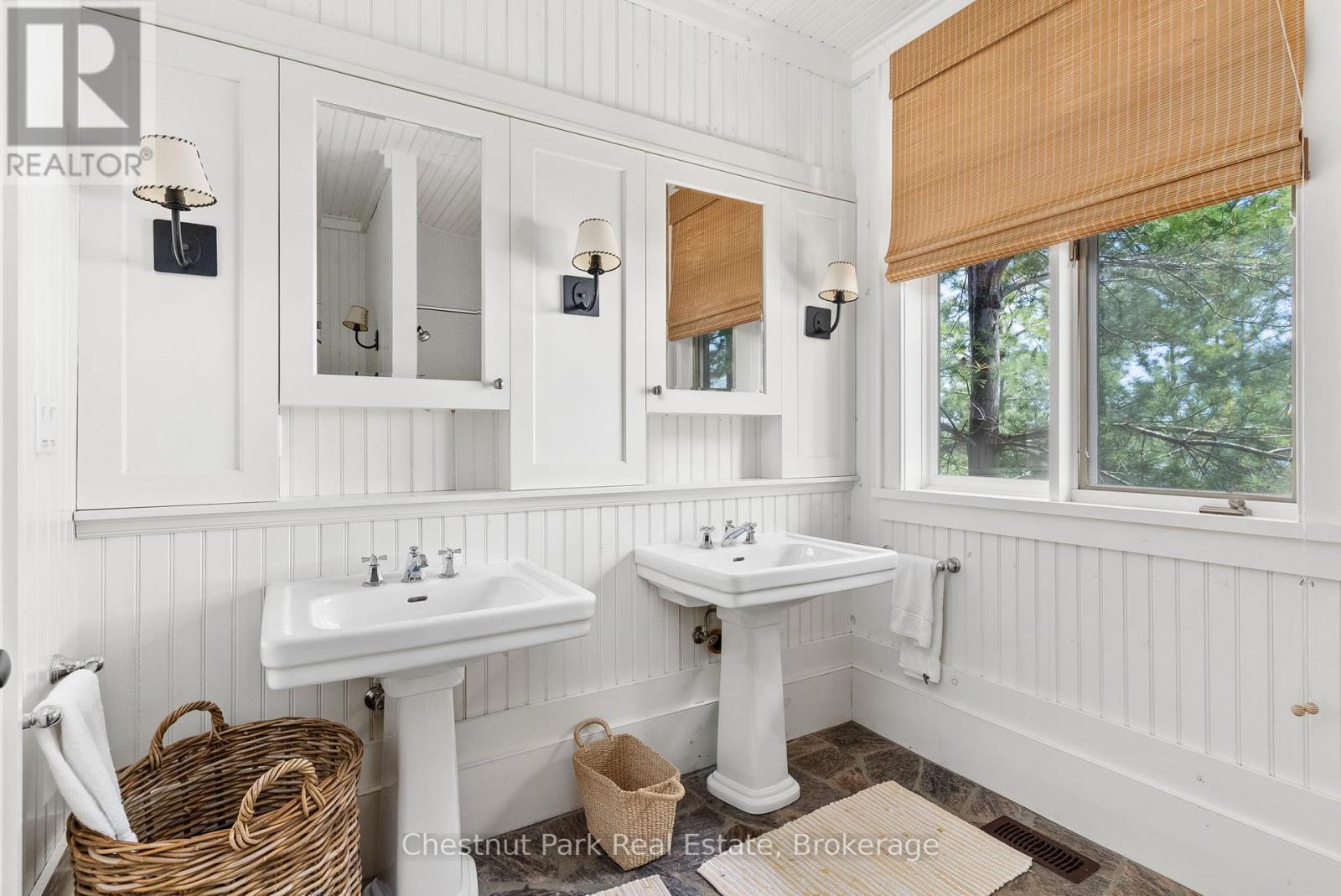 1 Onaway Island, Muskoka Lakes, Ontario  P0B 1J0 - Photo 23 - X12374992