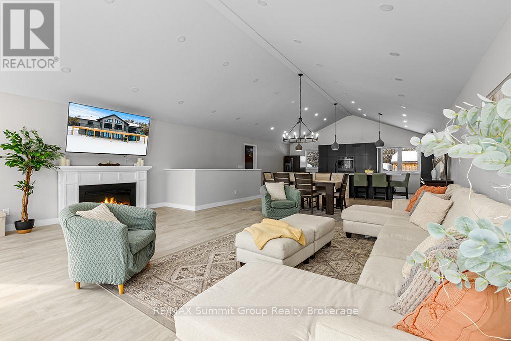 615690 Hamilton Lane, West Grey, Ontario  N0C 1H0 - Photo 10 - X12375056