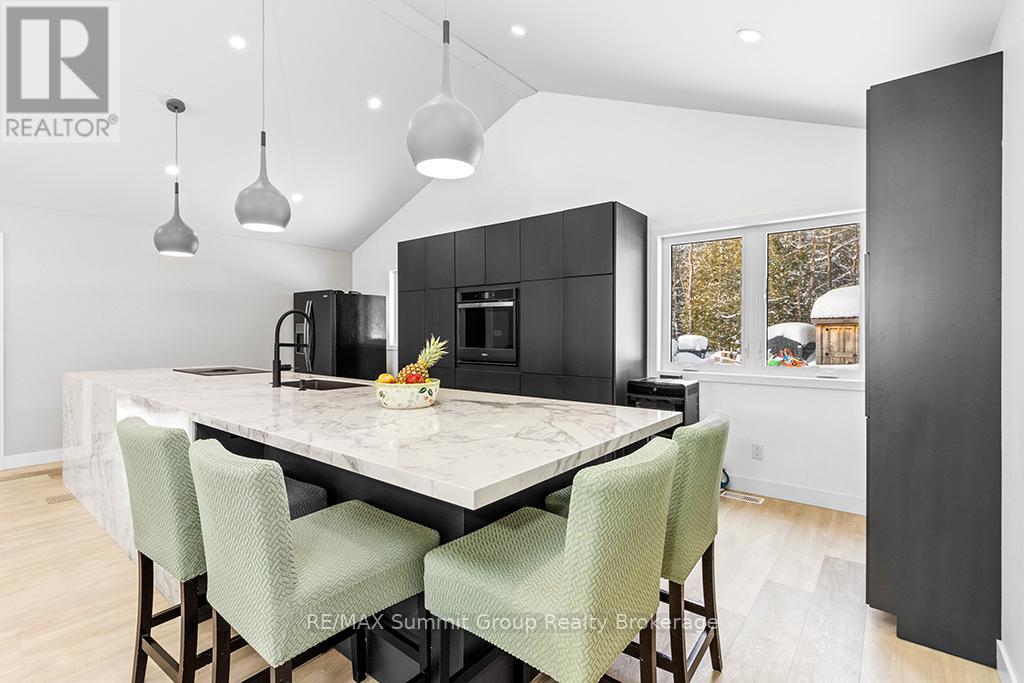 615690 Hamilton Lane, West Grey, Ontario  N0C 1H0 - Photo 6 - X12375056