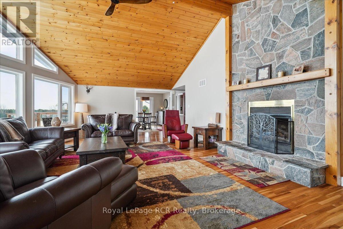 196313 Grey Road 7, Grey Highlands, Ontario  N4L 1W7 - Photo 19 - X12375086