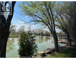 429 EAST RUSCOM RIVER ROAD, Lakeshore, Ontario