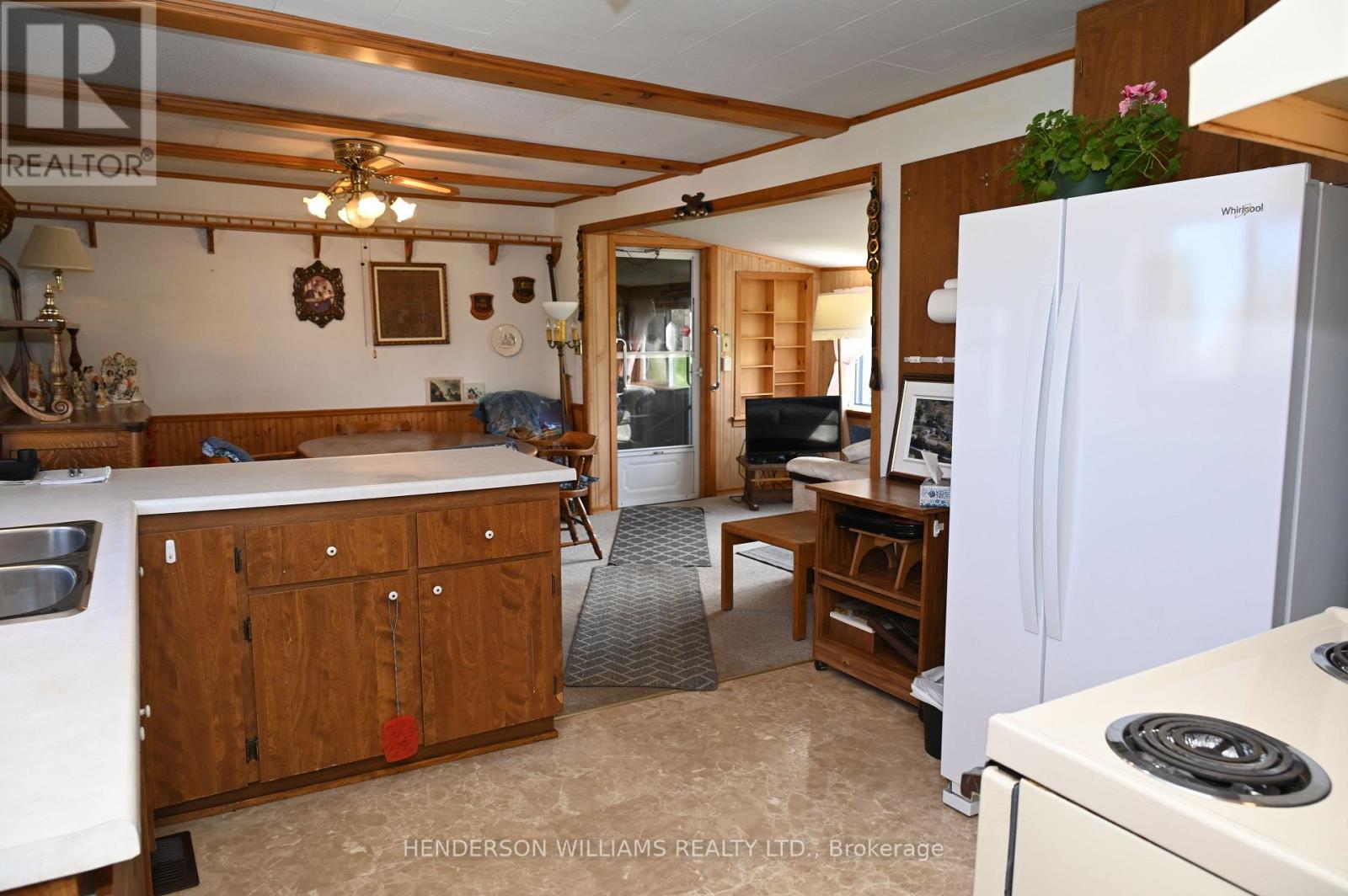 5036 Long Point Road E, Prince Edward County, Ontario  K0K 2T0 - Photo 11 - X12375044