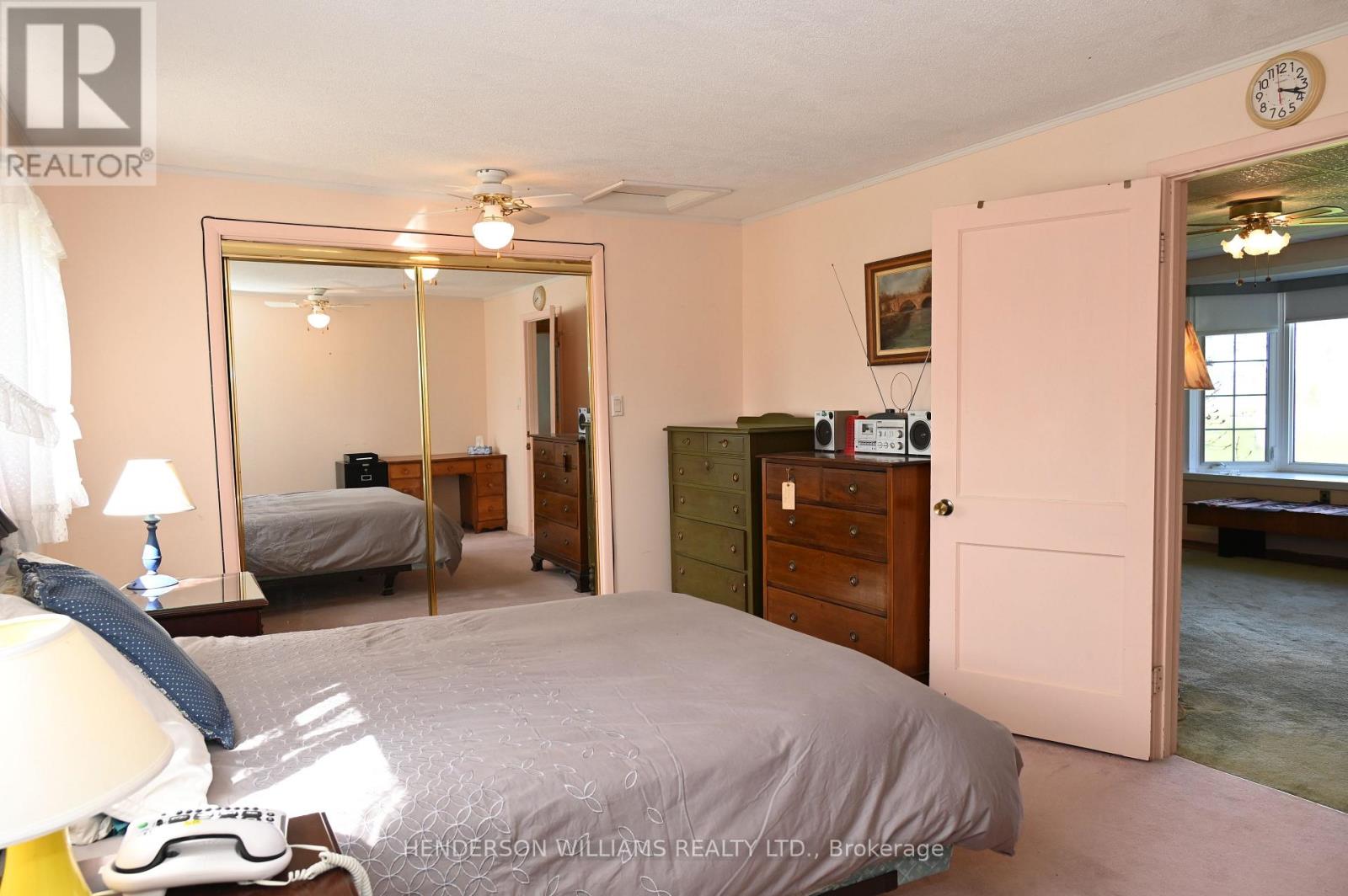 5036 Long Point Road E, Prince Edward County, Ontario  K0K 2T0 - Photo 13 - X12375044