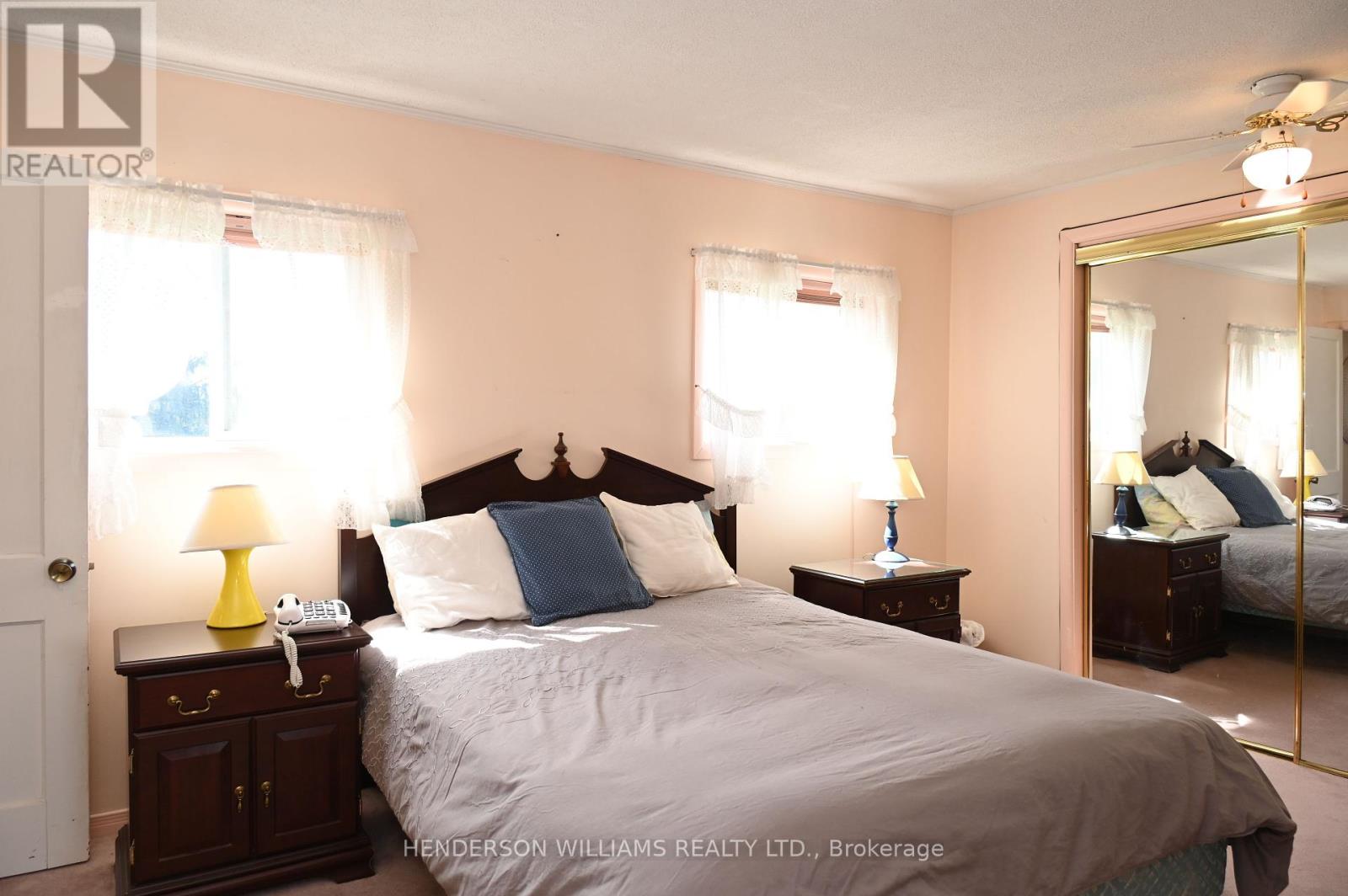 5036 Long Point Road E, Prince Edward County, Ontario  K0K 2T0 - Photo 14 - X12375044