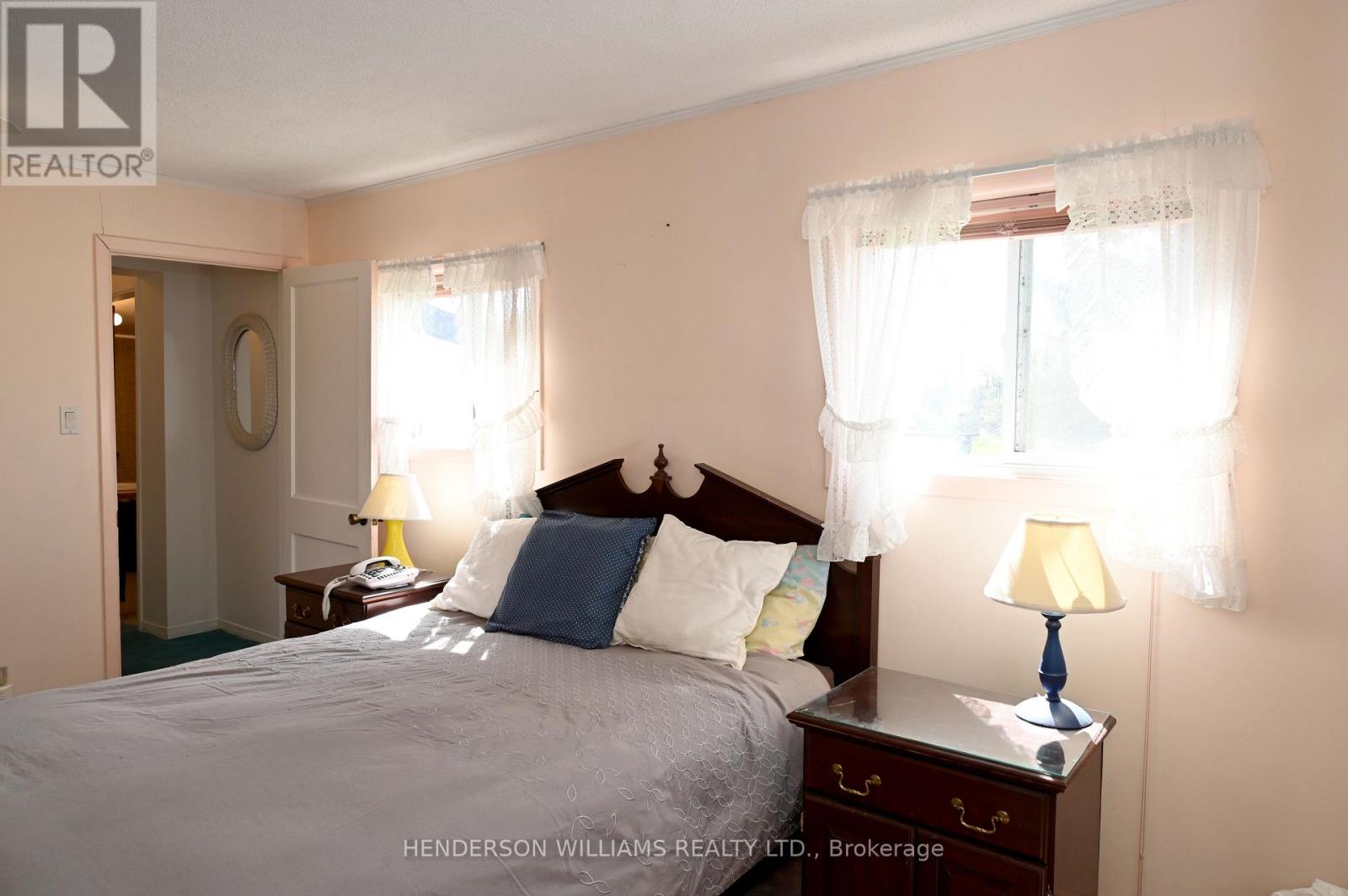 5036 Long Point Road E, Prince Edward County, Ontario  K0K 2T0 - Photo 15 - X12375044
