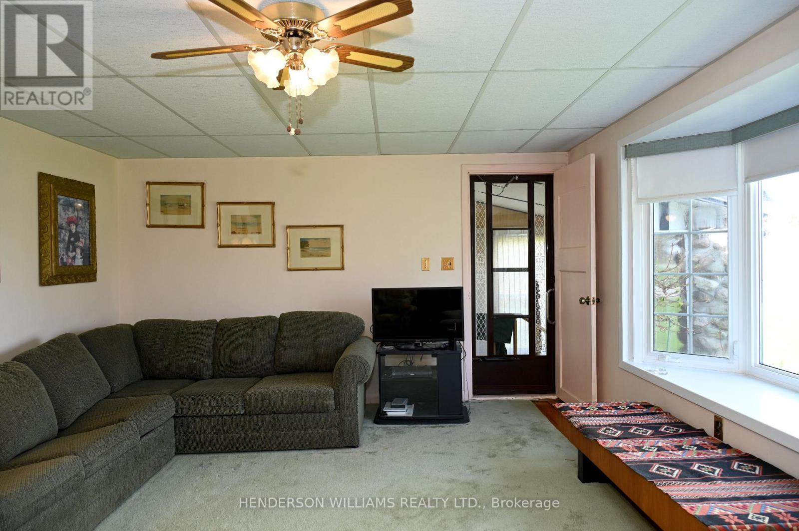 5036 Long Point Road E, Prince Edward County, Ontario  K0K 2T0 - Photo 18 - X12375044