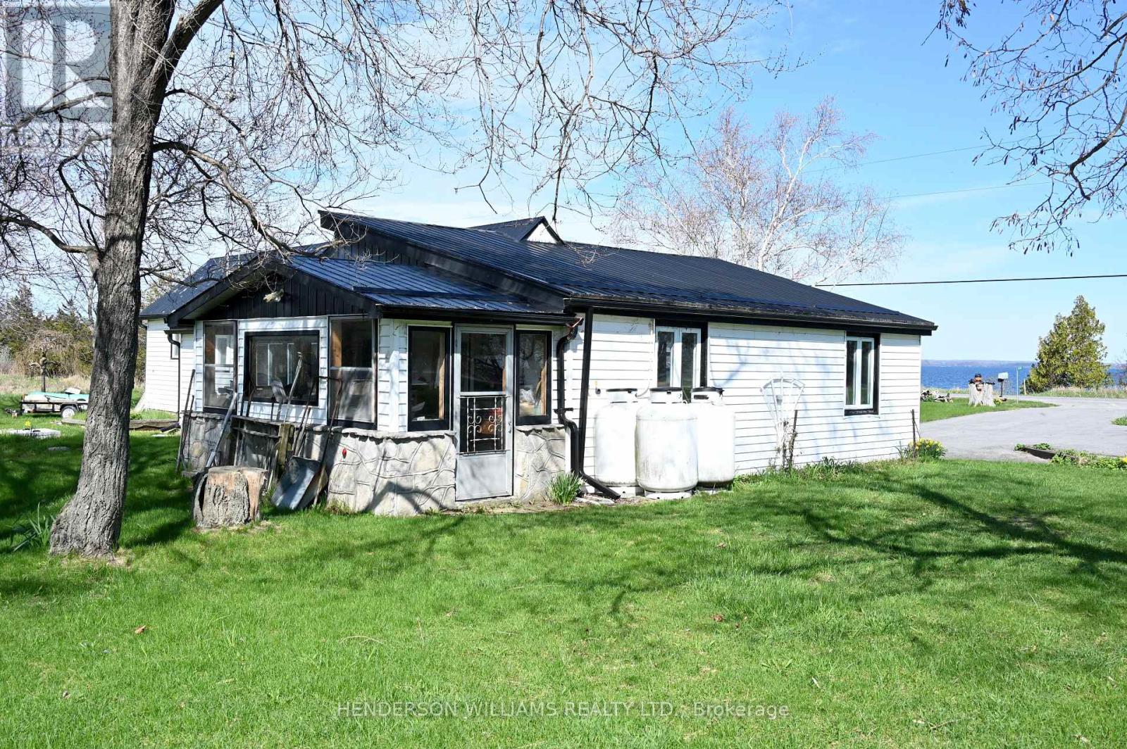 5036 Long Point Road E, Prince Edward County, Ontario  K0K 2T0 - Photo 3 - X12375044