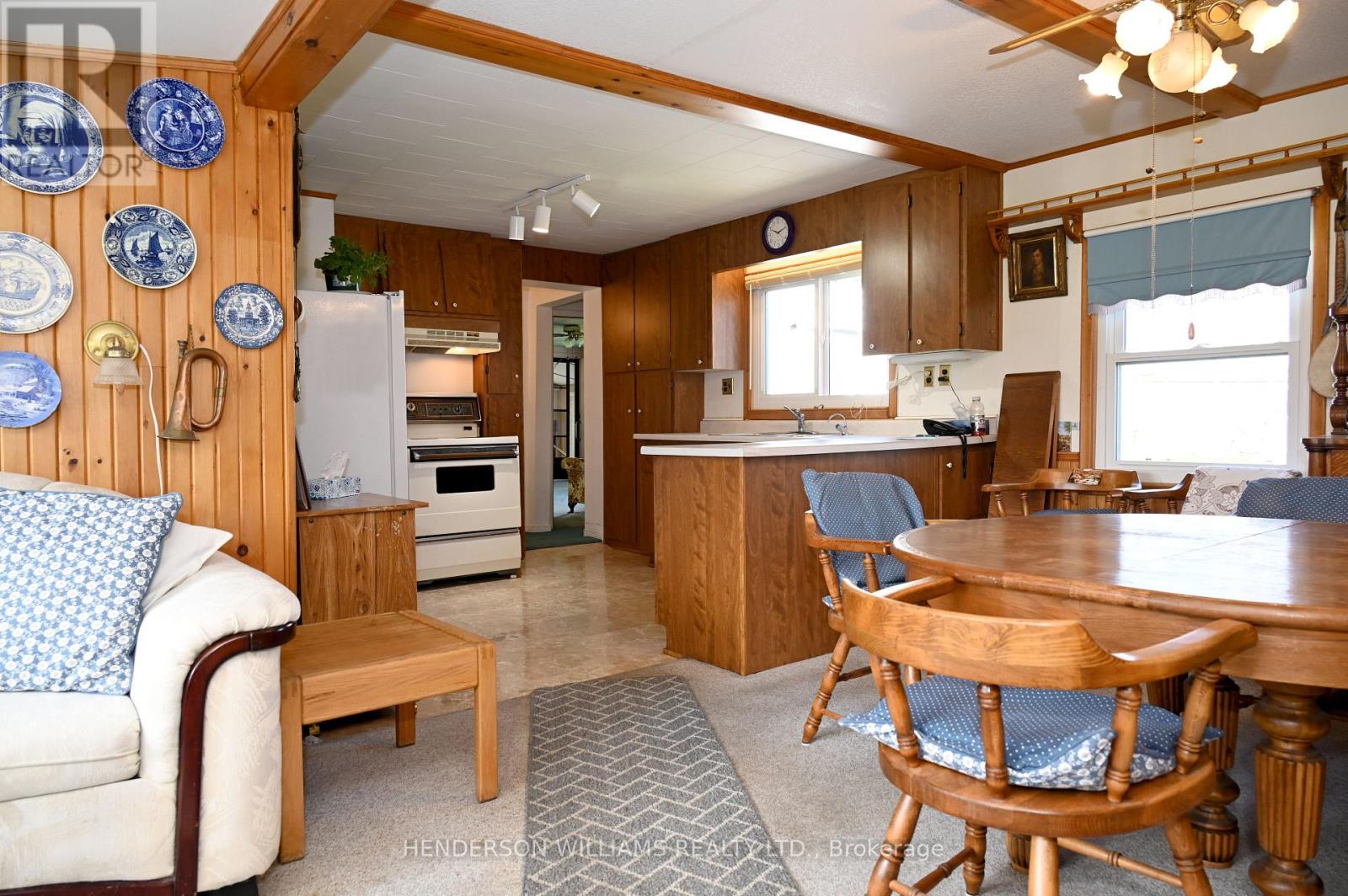 5036 Long Point Road E, Prince Edward County, Ontario  K0K 2T0 - Photo 7 - X12375044