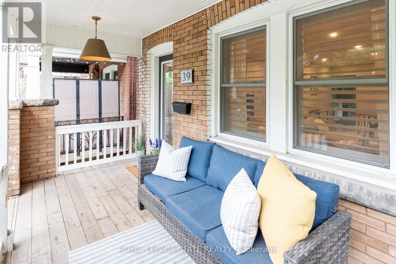39 East Bend Avenue S, Hamilton, Ontario  L8M 3E4 - Photo 3 - X12374256