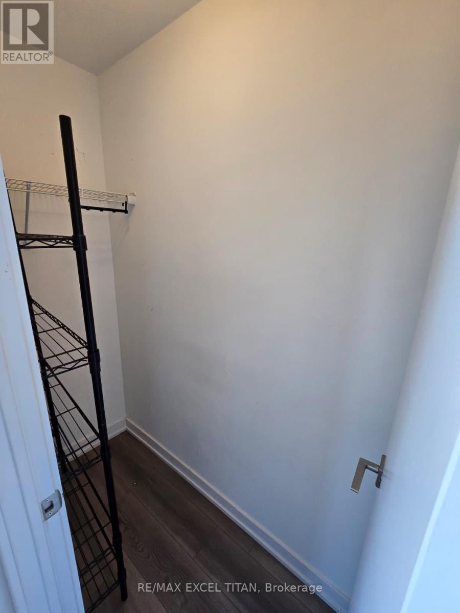 710 - 2433 Dufferin Street, Toronto, Ontario  M6E 3T3 - Photo 10 - W12374859