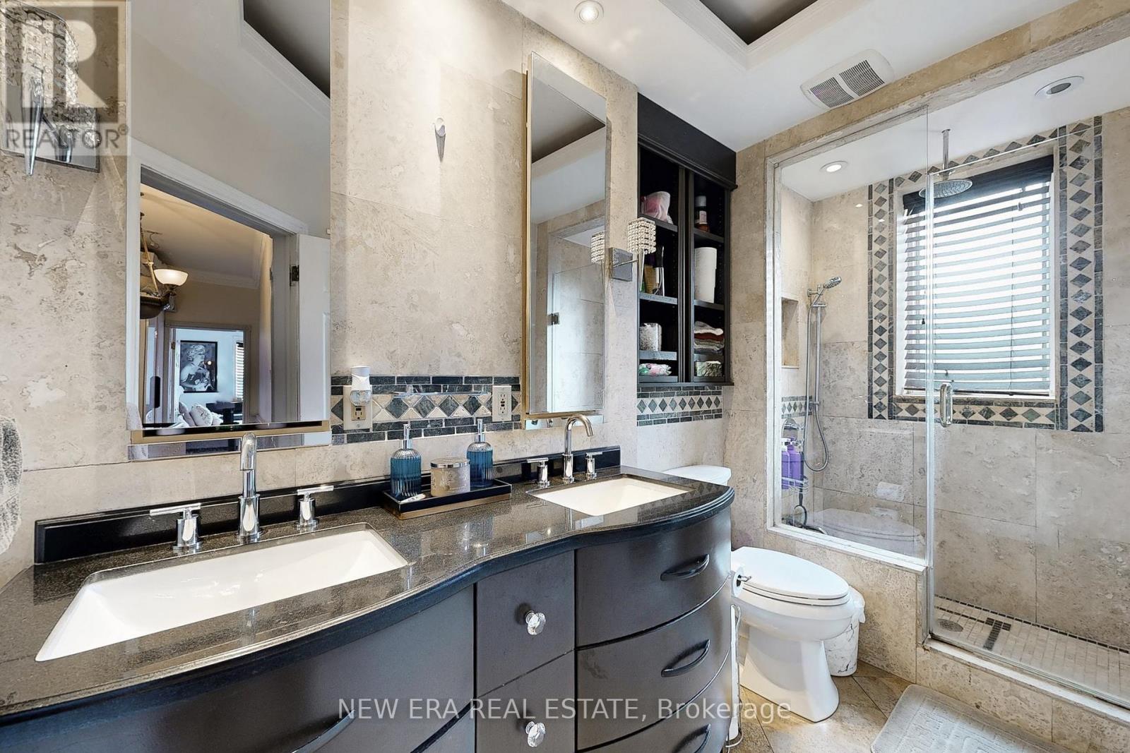 53 Burnfield Avenue, Toronto (Dovercourt-Wallace Emerson-Junction), Ontario  M6G 1Y4 - Photo 18 - W12374897